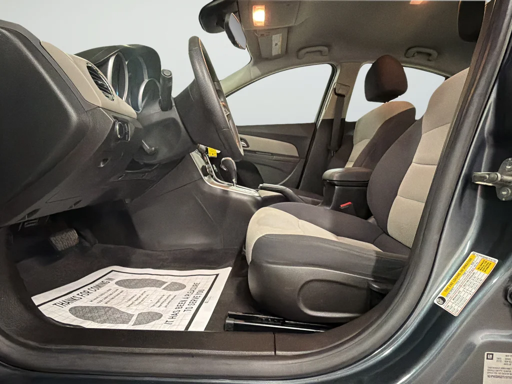 Used 2013 Gray Chevrolet LS image 9