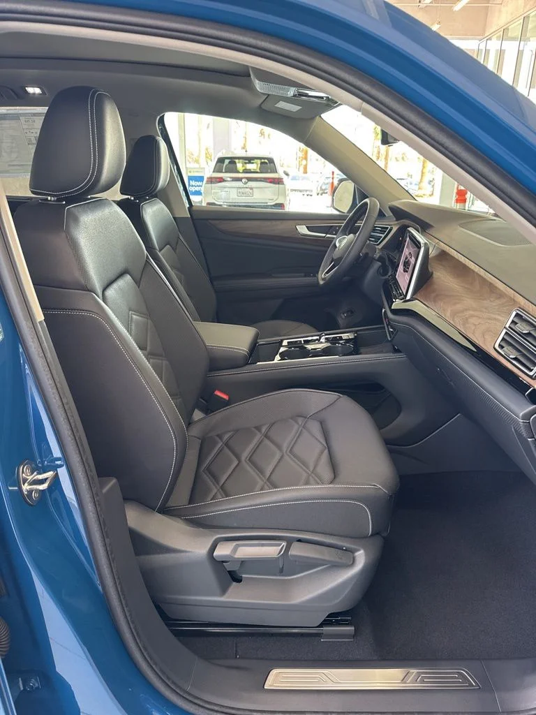 New 2026 Blue Volkswagen 2.0T SE w/Technology image 9