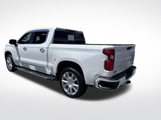 Certified Used 2024 Pearl Chevrolet High Country image 3