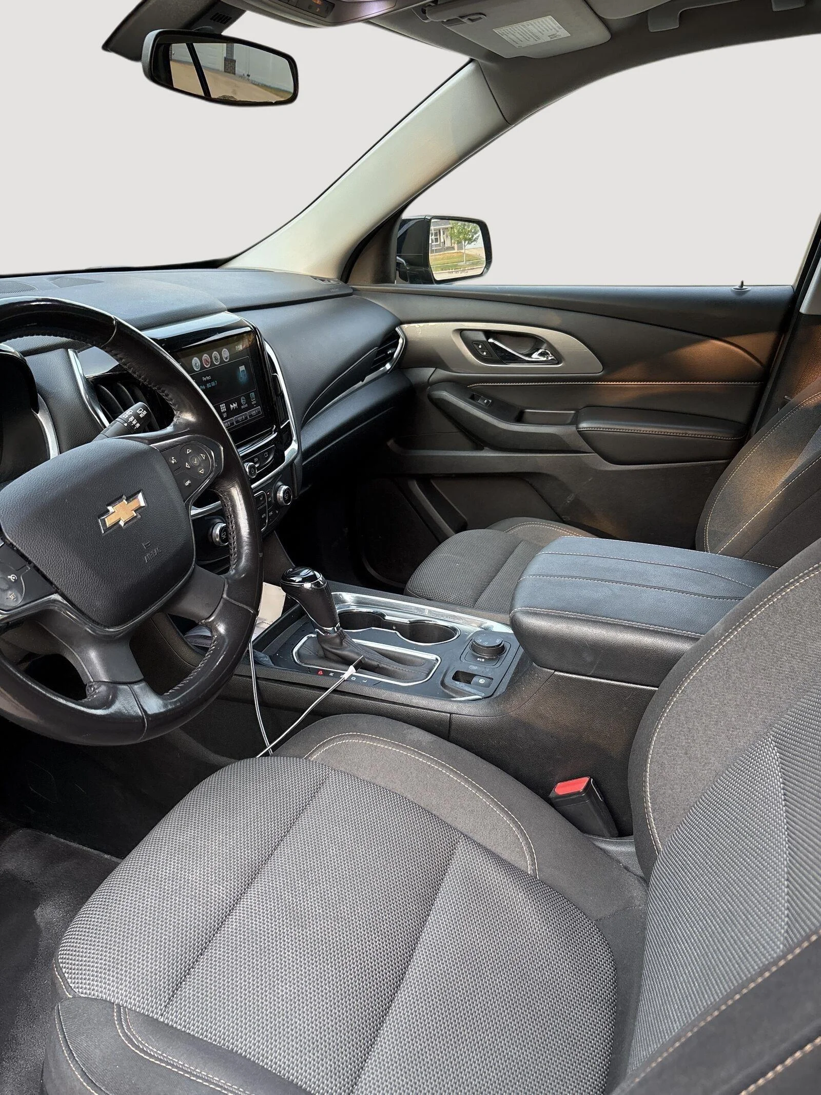 Used 2018 MOSAIC BLACK METALLIC Chevrolet LT Cloth image 2