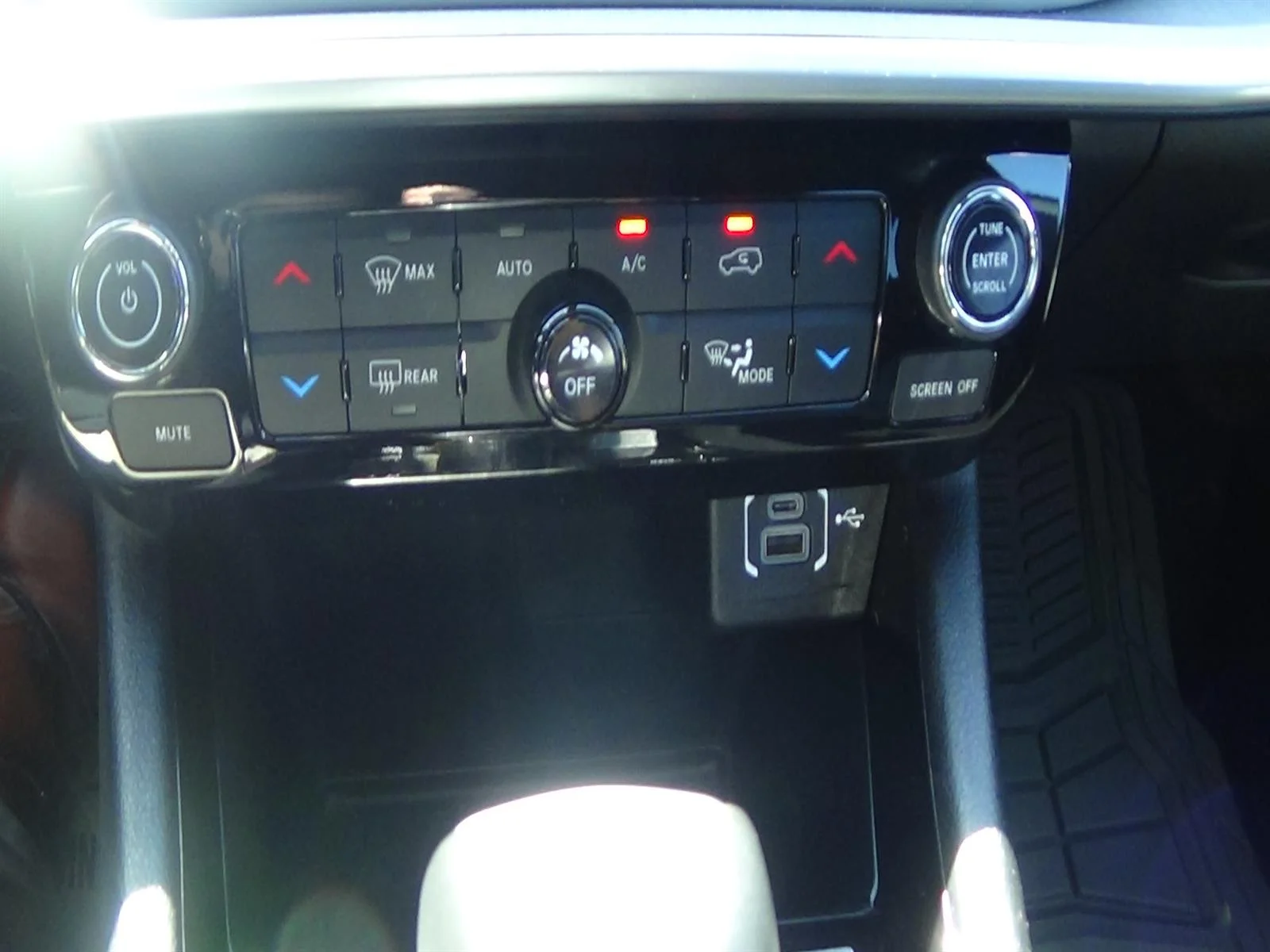 Certified Used 2025 Hydro Blue Pearl Coat (pbj) Jeep Limited image 29