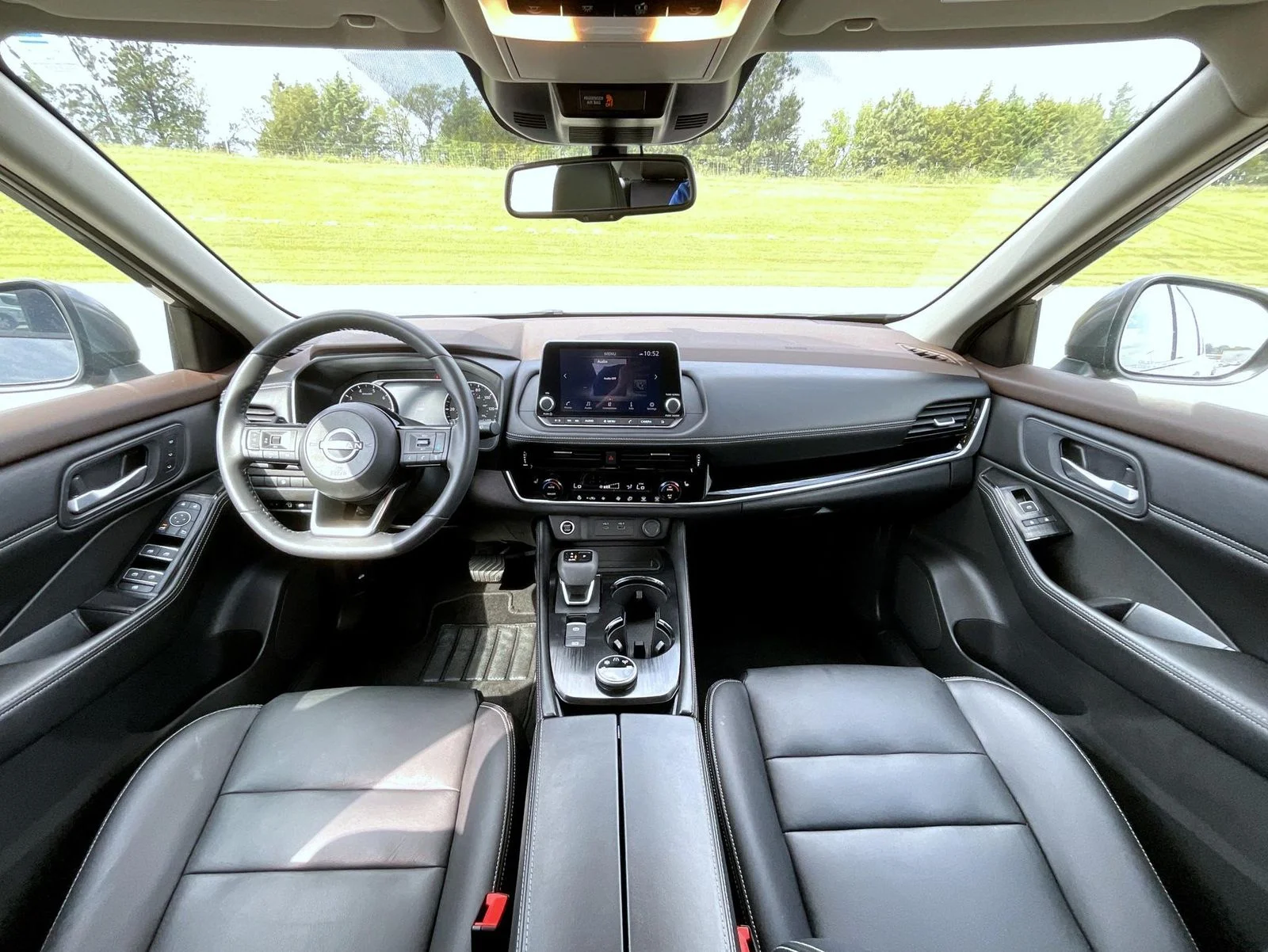 Used 2023 Gray Nissan SL image 15