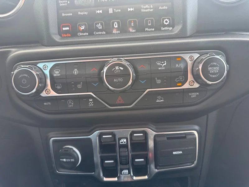 Used 2022 Silver Jeep Overland image 15