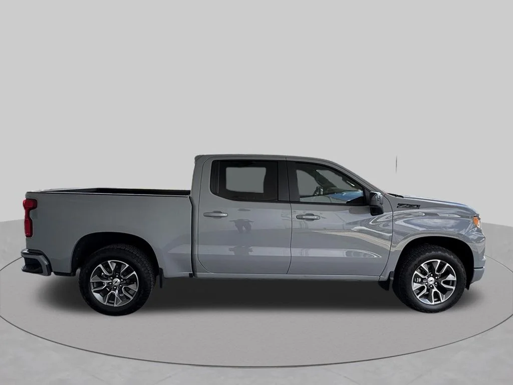 Used 2025 Gray Chevrolet RST image 7