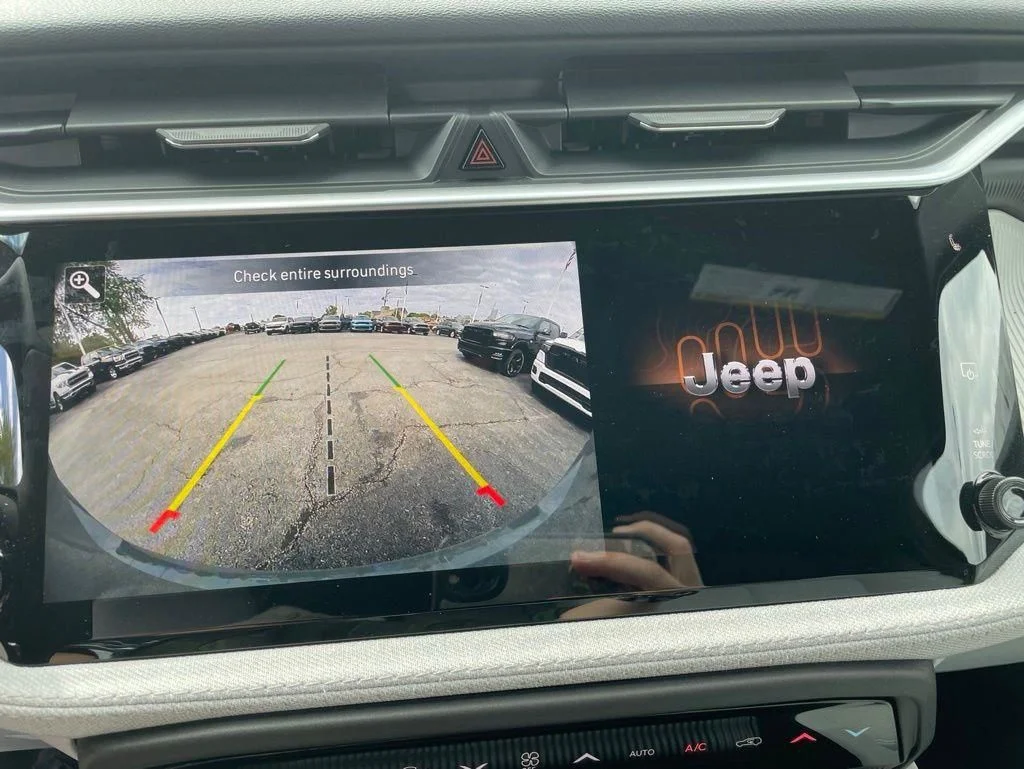 New 2026 Sting-Gray Clear-Coat Exterior Paint Jeep Laredo image 19