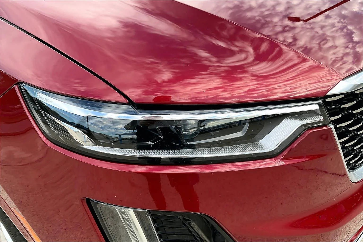 Used 2020 Red Horizon Tintcoat Cadillac FWD Premium Luxury image 28
