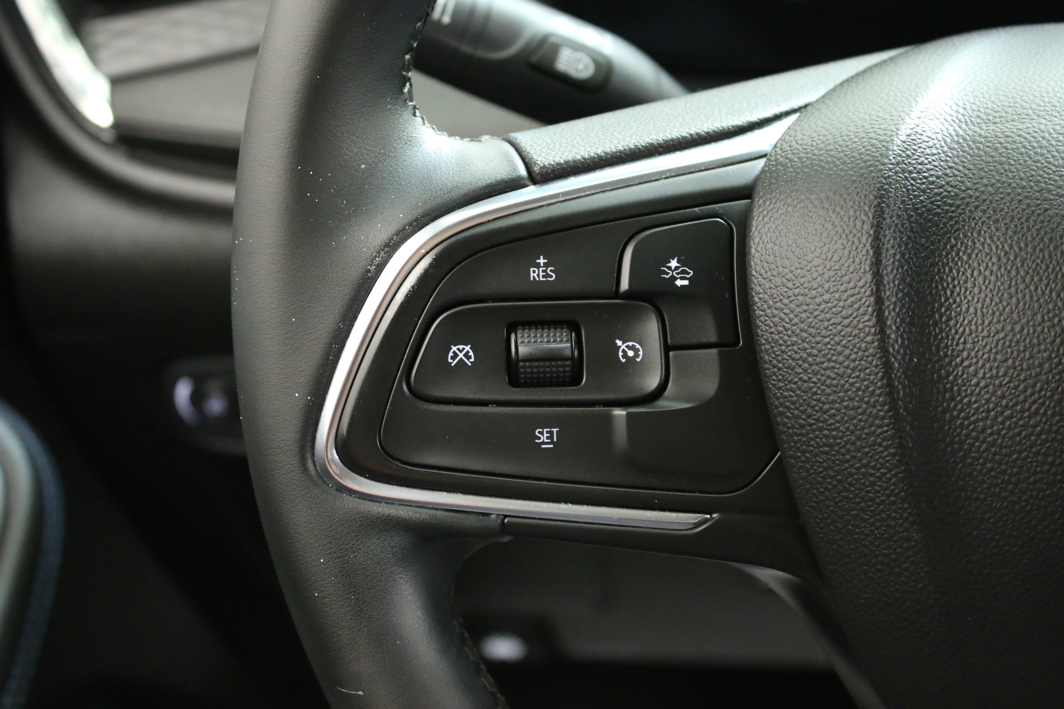 Used 2025 Ebony Twilight Metallic Buick Sport Touring image 14