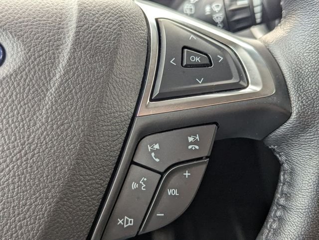 Used 2020 Atlas Blue Metallic Ford SEL image 15