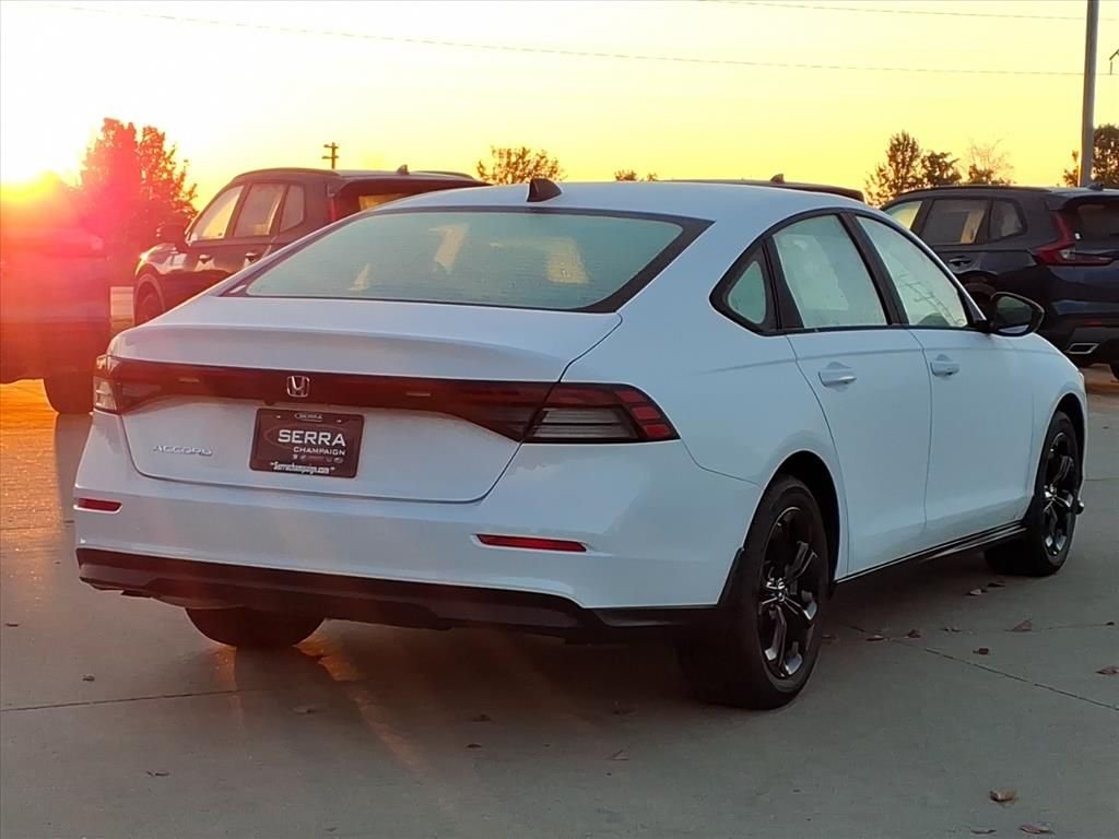 2025 Honda Accord SE - Photo 11