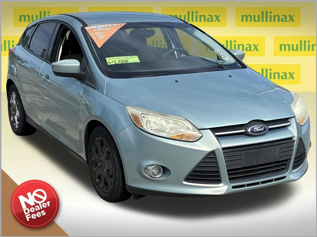 Used 2012 Green Ford SE image 1
