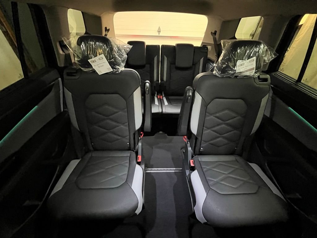New 2026 Black Volkswagen 2.0T Peak Edition image 24