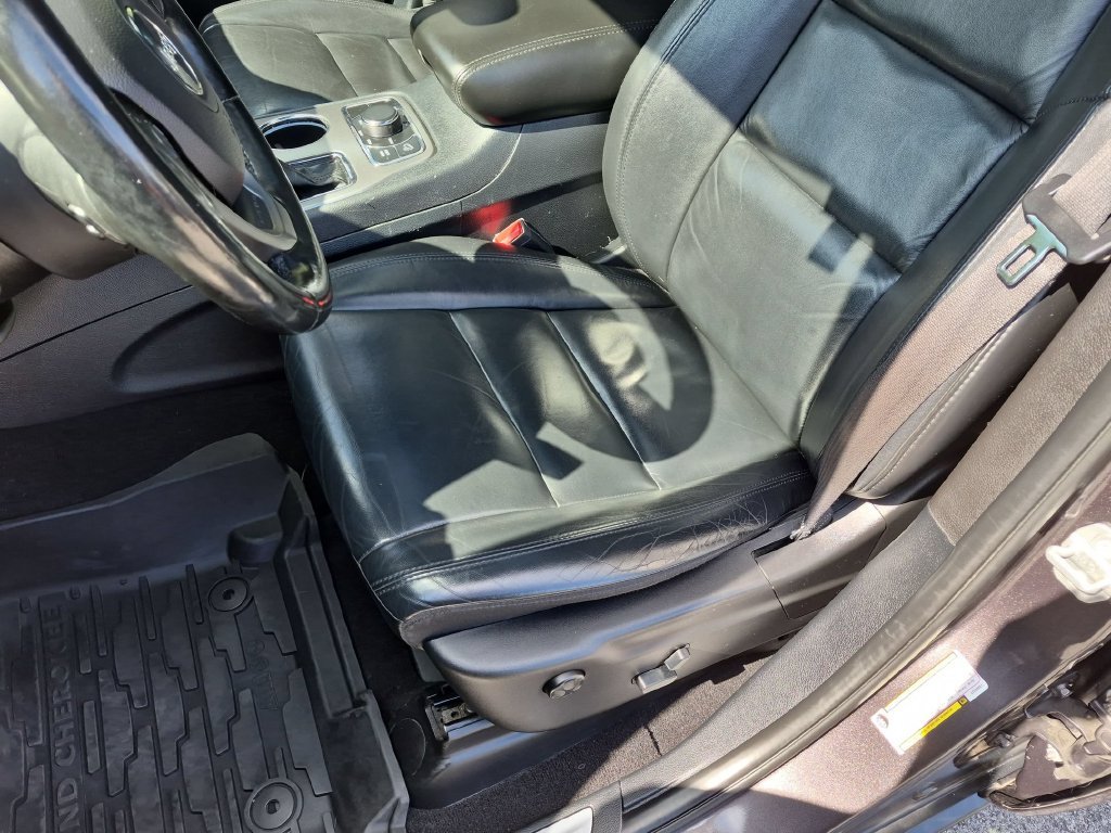 Used 2020 Gray Jeep Limited image 24