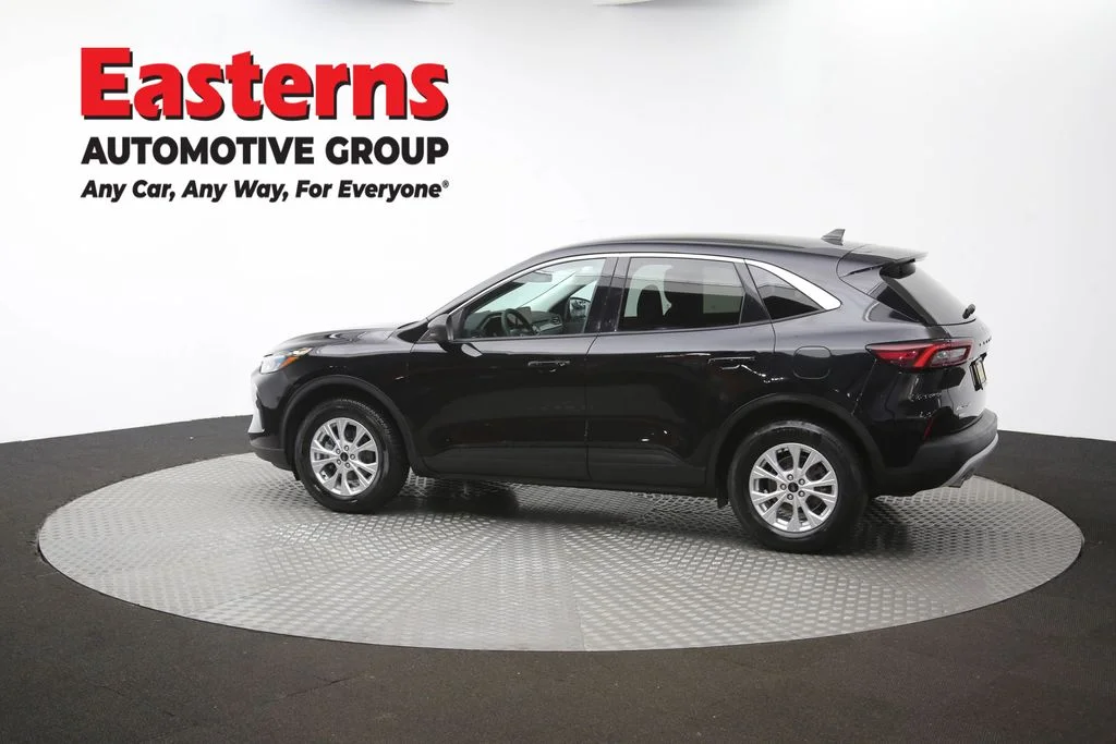 Used 2023 Black Ford Active image 61