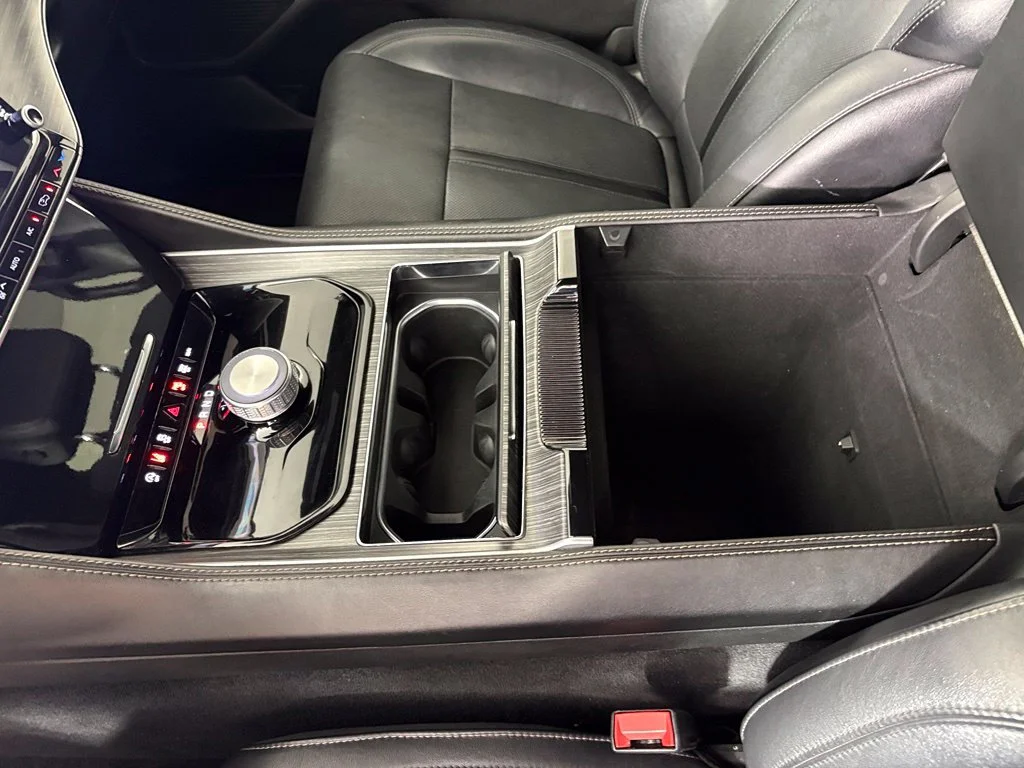 Used 2024 White Jeep Series II image 30