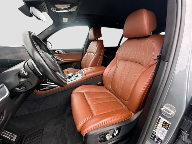 Used 2025 Gray BMW M60i image 22
