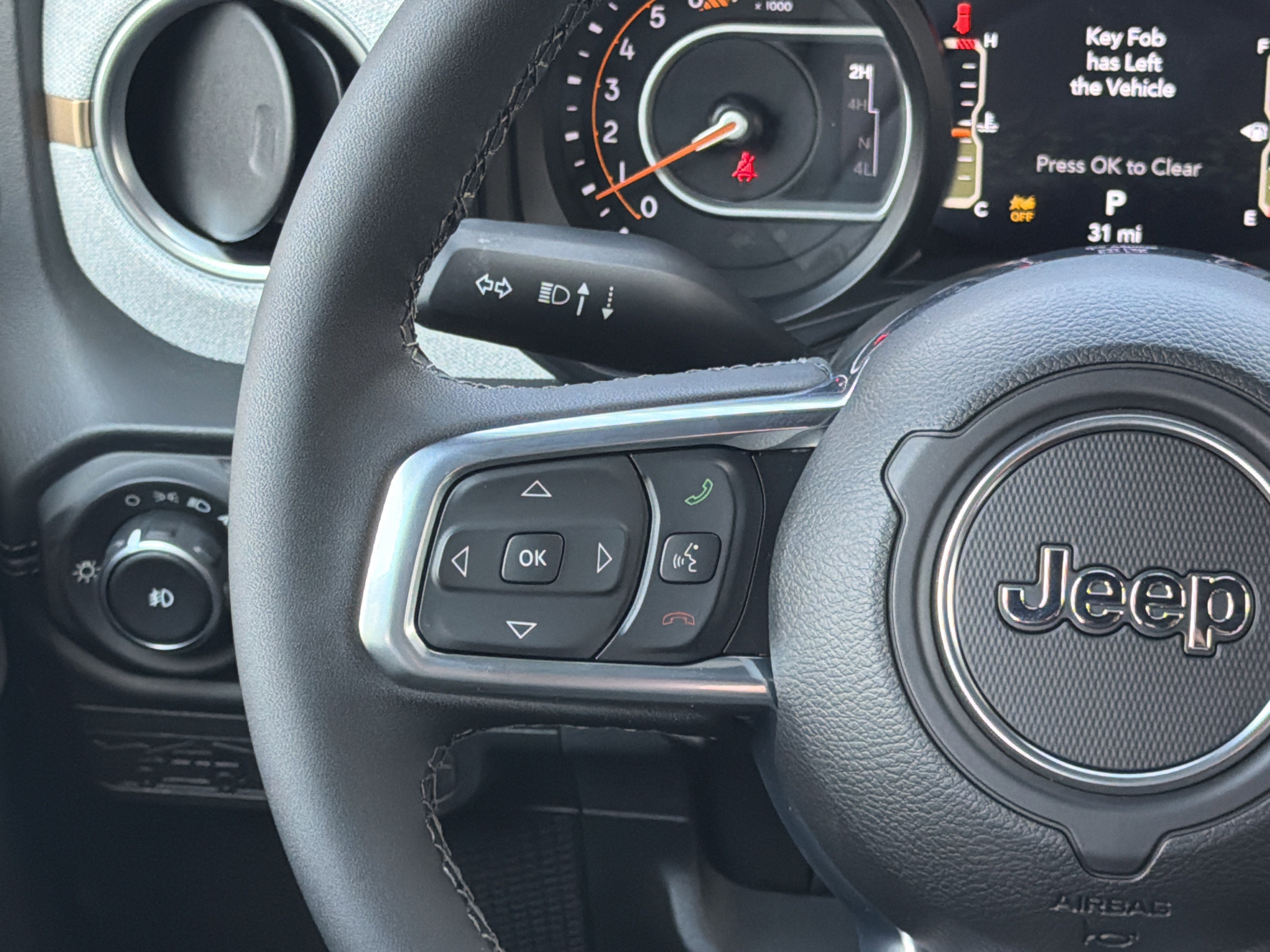 New 2026 Granite Crystal Metallic Clearcoat Jeep Sahara image 29