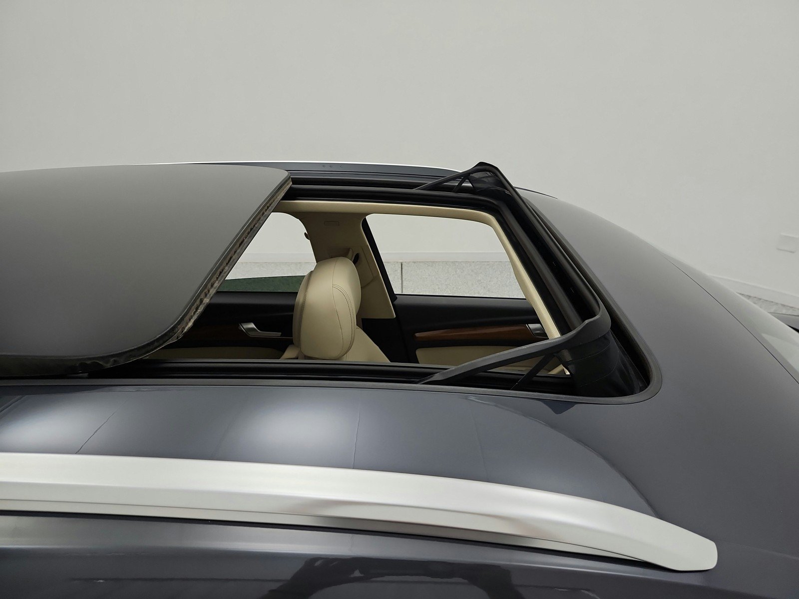 Used 2023 Manhattan Gray Metallic Audi Premium image 17