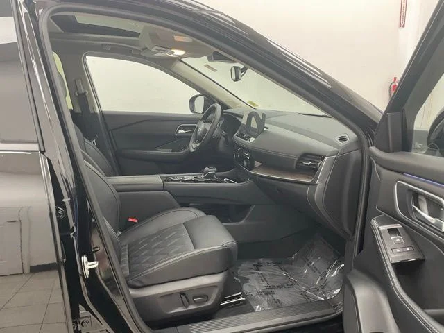 Used 2026 Black Nissan  image 15