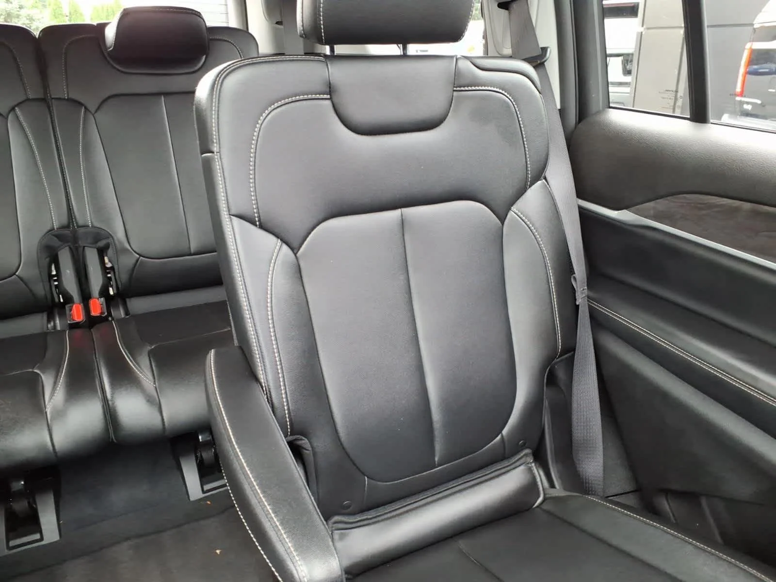 Used 2023 Silver Zynith Jeep Limited image 20