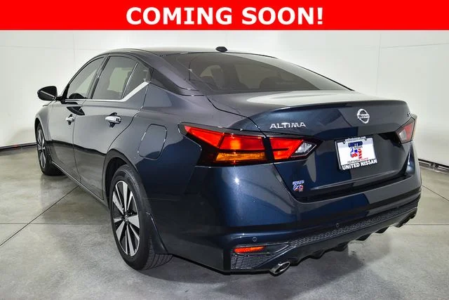 Used 2022 Blue Nissan 2.5 SV image 3