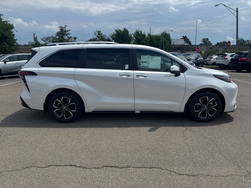 New 2026 Wind Chill Pearl Toyota Platinum image 11