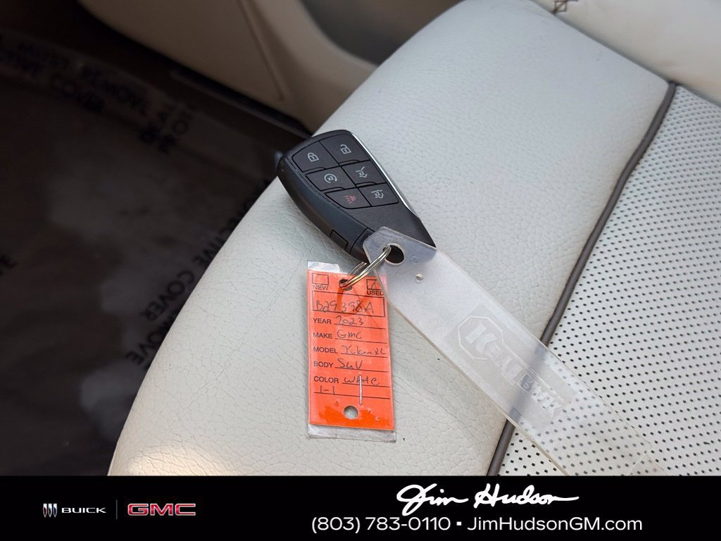 Used 2023 WHITE FROST TRICOAT GMC Denali image 40