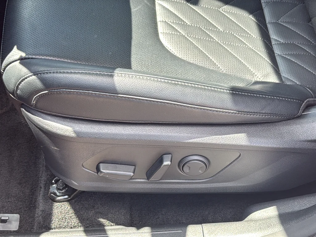 Used 2023 Gray Kia X-Line image 17