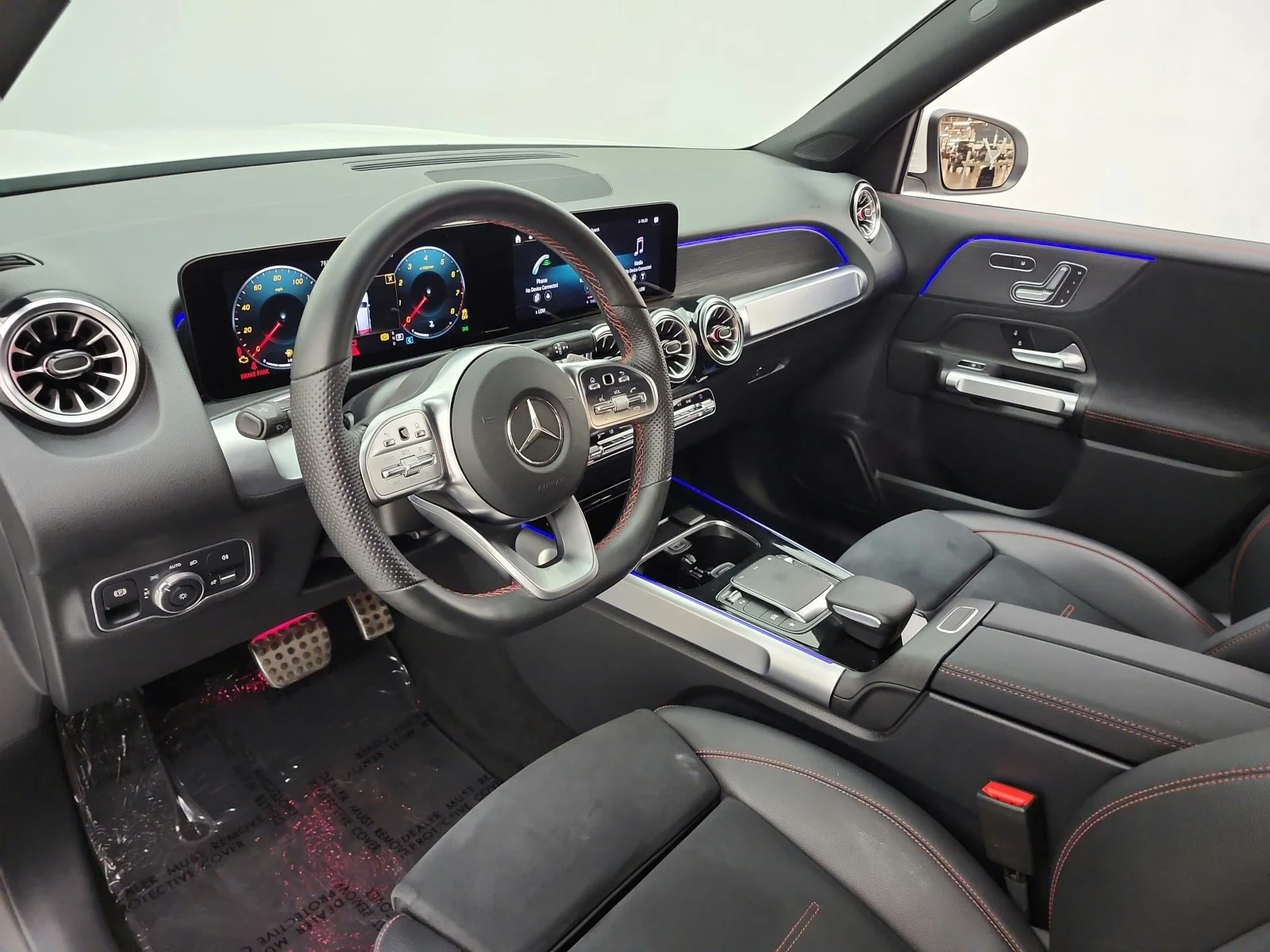 Used 2022 Polar White Mercedes-Benz GLB 250 SUV image 12
