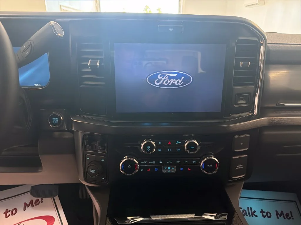 Used 2027 Blue Ford Lariat image 17