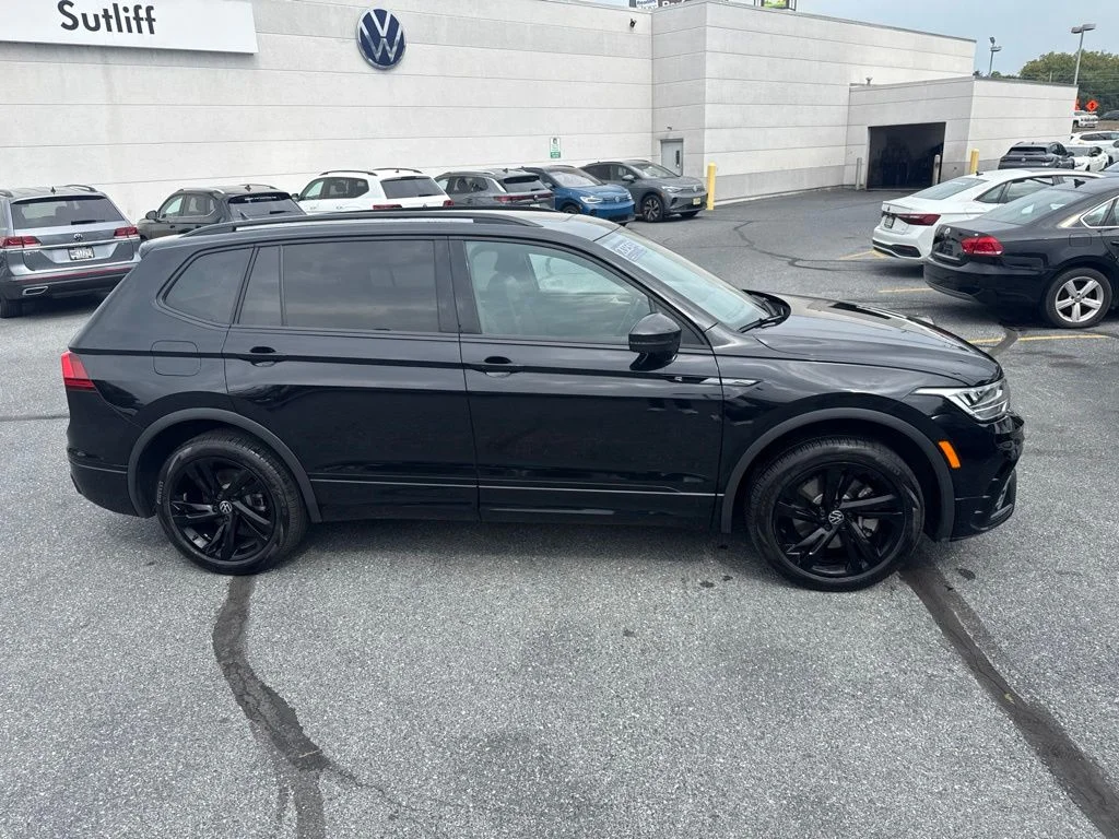 Certified Used 2023 Deep Black Pearl Volkswagen 2.0T SE R-Line Black image 20