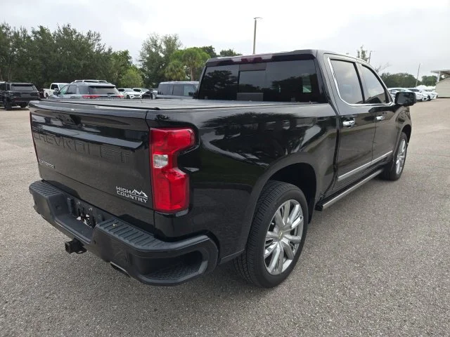 Used 2022 Black Chevrolet High Country image 5