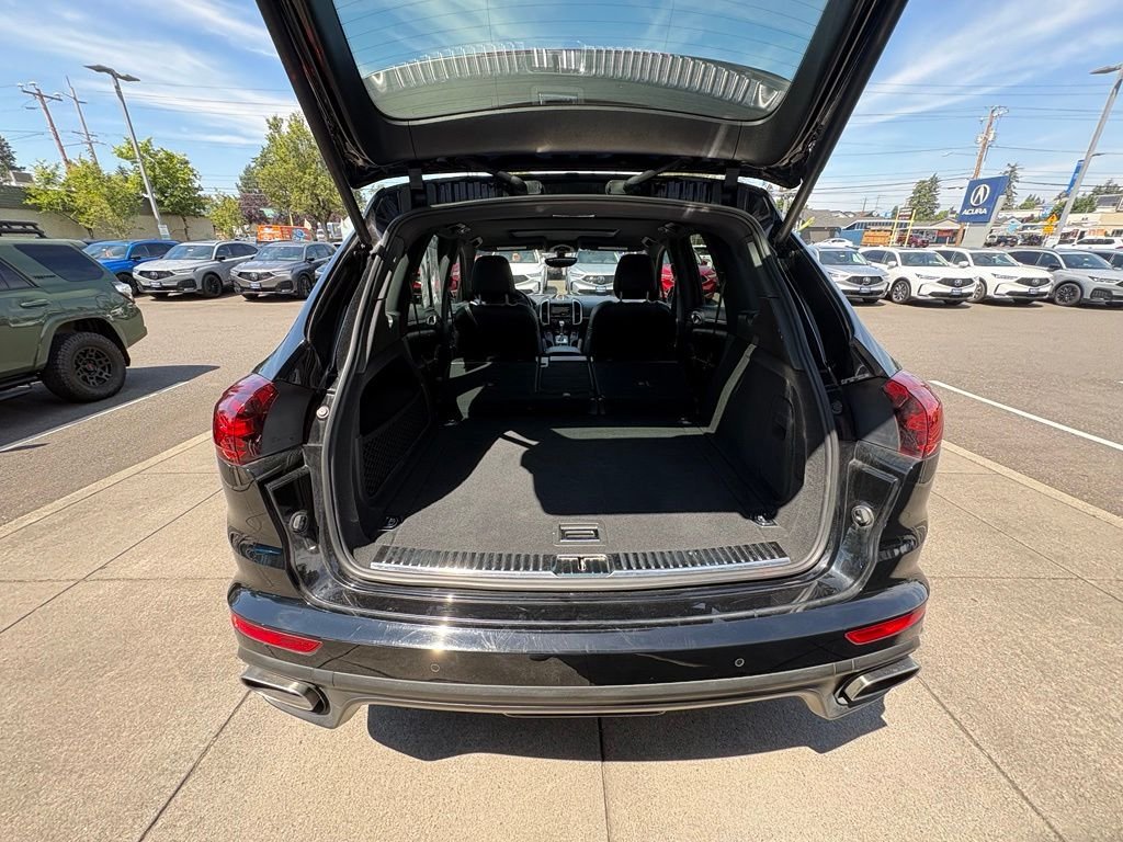 Used 2015 Black Porsche Diesel image 28
