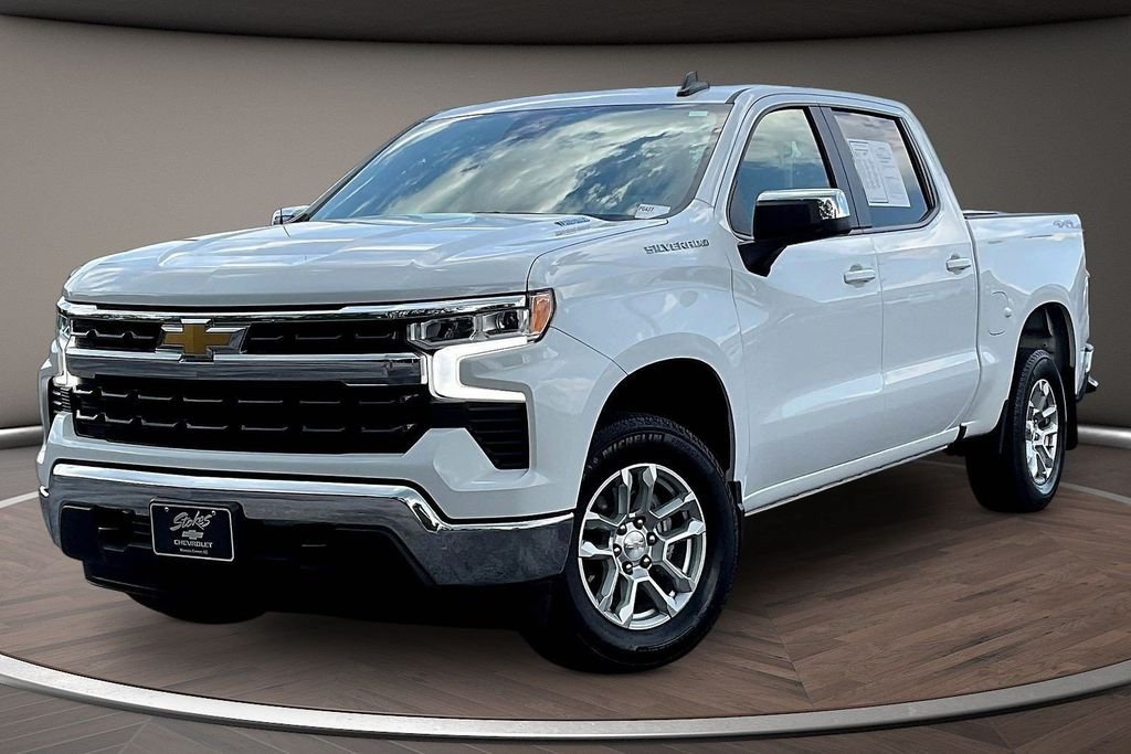 Used 2024 White Chevrolet LT image 2