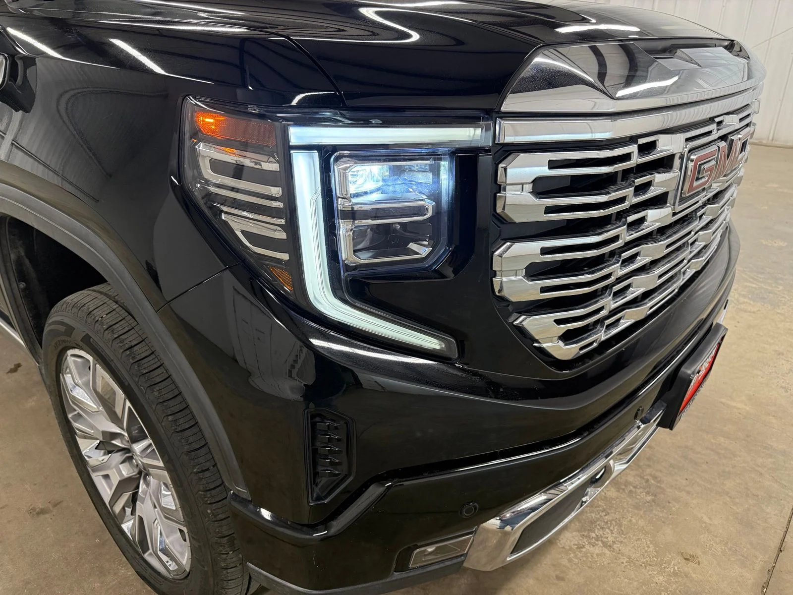 Used 2024 Black GMC Denali image 4