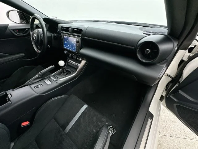 Used 2023  Toyota Premium image 13