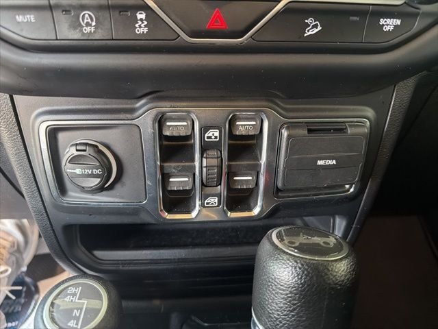 Used 2019 Black Jeep Unlimited Sahara image 17