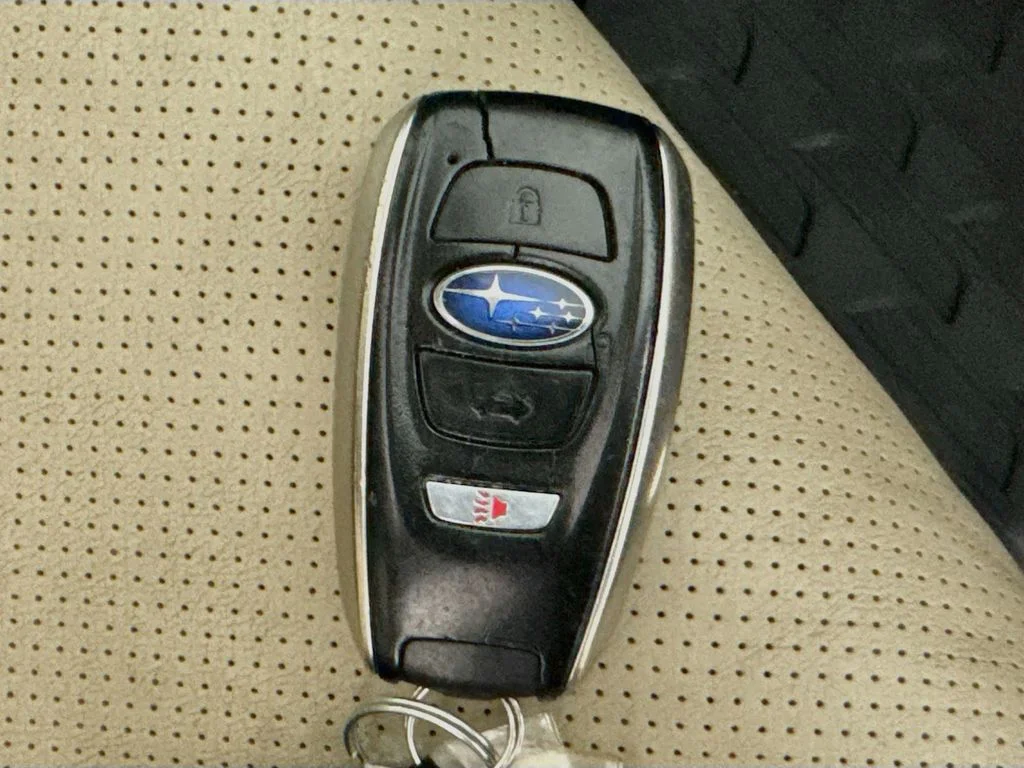 Used 2020 Green Metallic Subaru Limited image 40