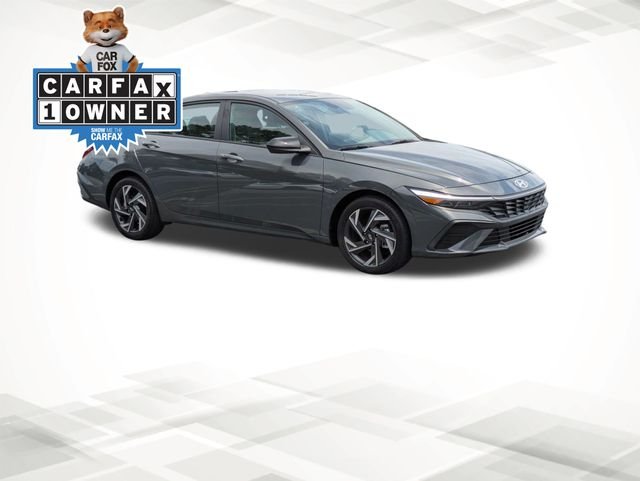Used 2025 Gray Hyundai SEL Sport image 2