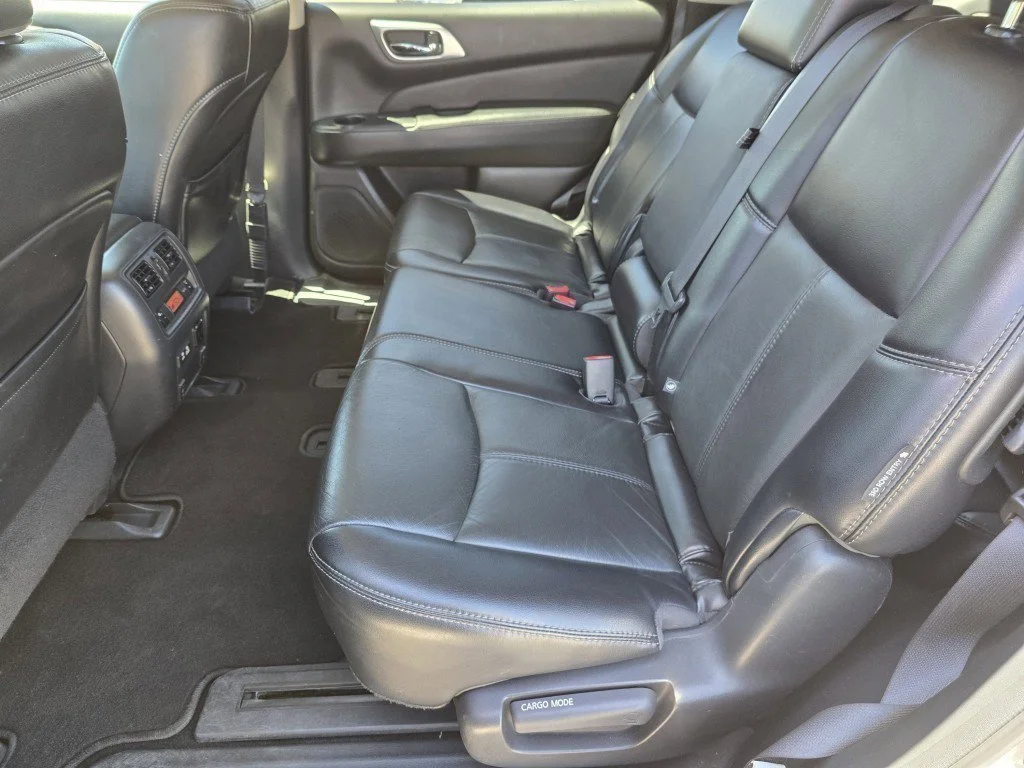 Used 2020 Brilliant Silver Metallic Nissan SL image 29