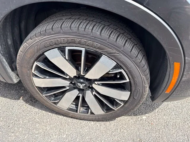 Used 2025  Mitsubishi SE image 10