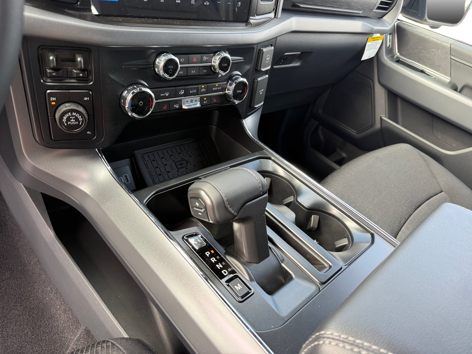 New 2026 Carbonized Gray Metallic Ford XLT image 13