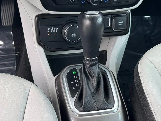 Used 2022 Blue Jeep Limited image 17