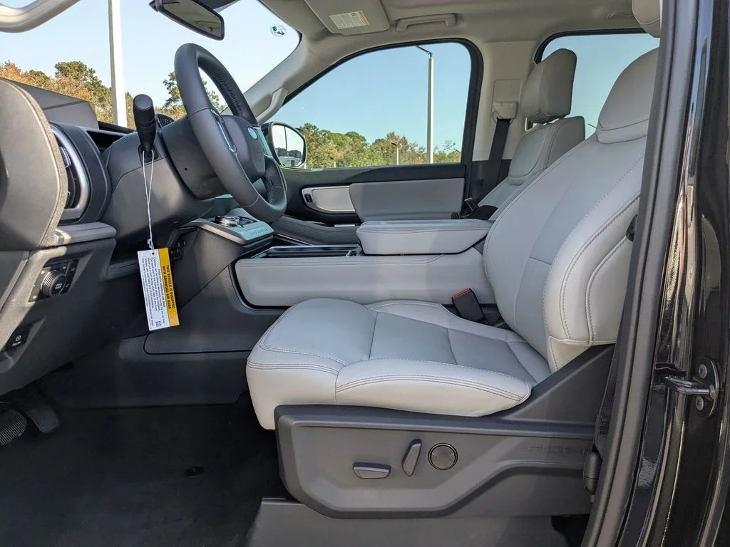 2025 Ford Expedition Active - Photo 14