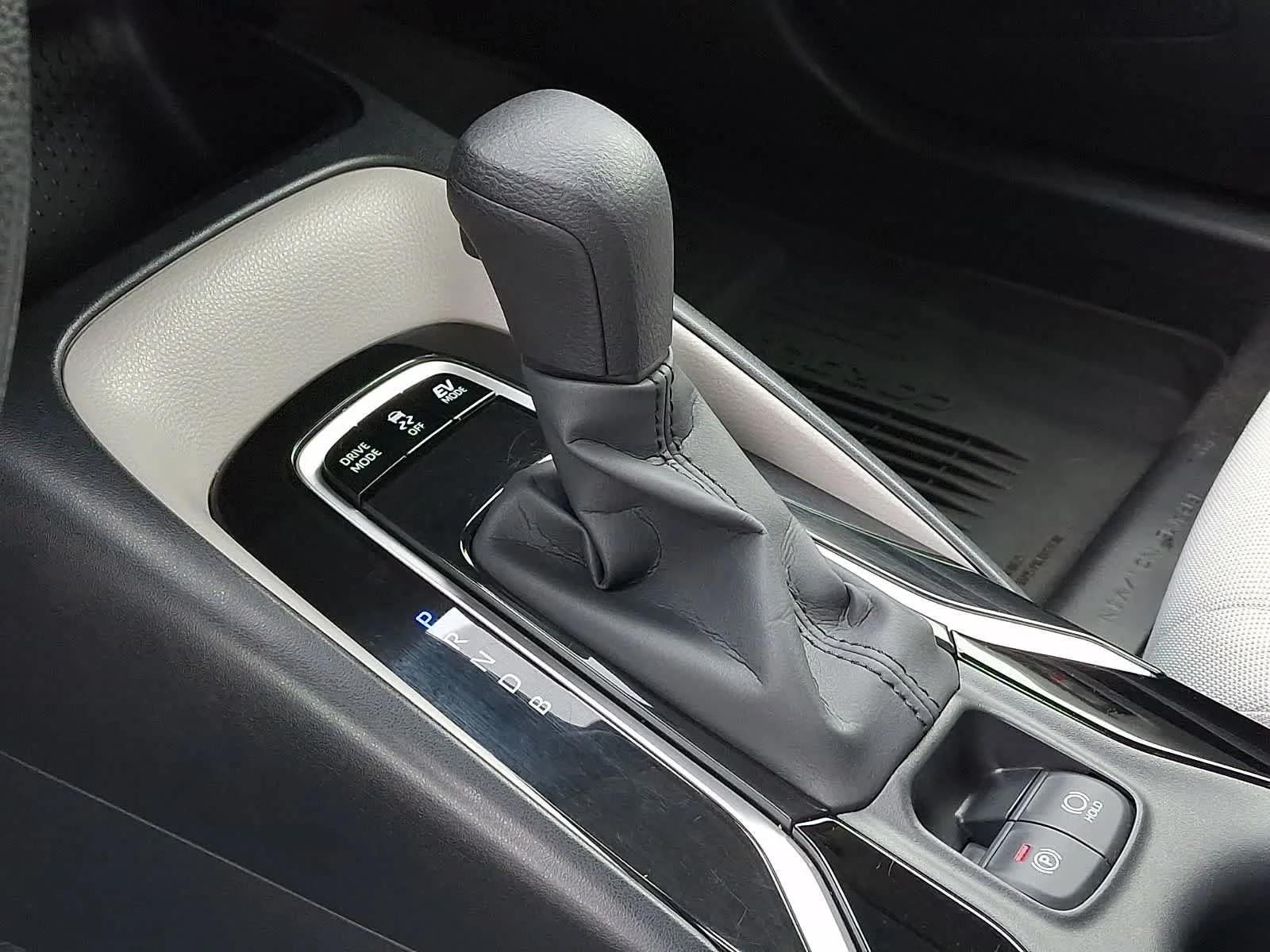 Certified Used 2022 Blueprint Toyota Hybrid LE image 17