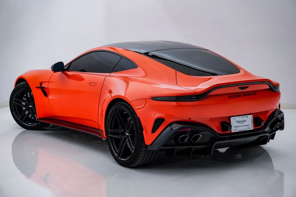 Used 2025 Synapse Orange Aston Martin Coupe image 10