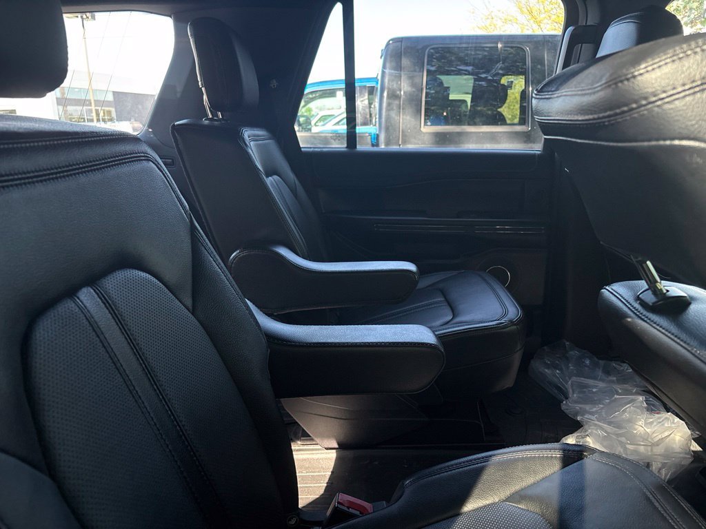 Used 2020 Magnetic Metallic Ford Limited image 7
