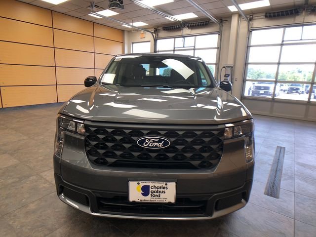 New 2026 Carbonized Gray Metallic Ford XLT image 2