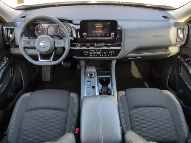 Used 2022 Silver Nissan S image 15
