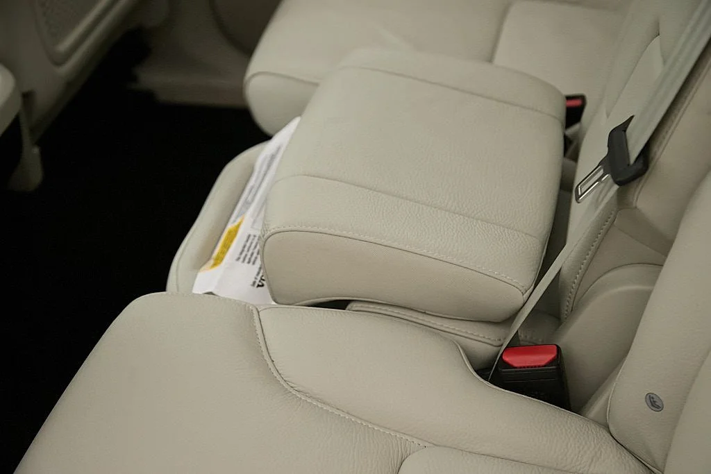Certified Used 2024 Onyx Black Volvo Plus image 21
