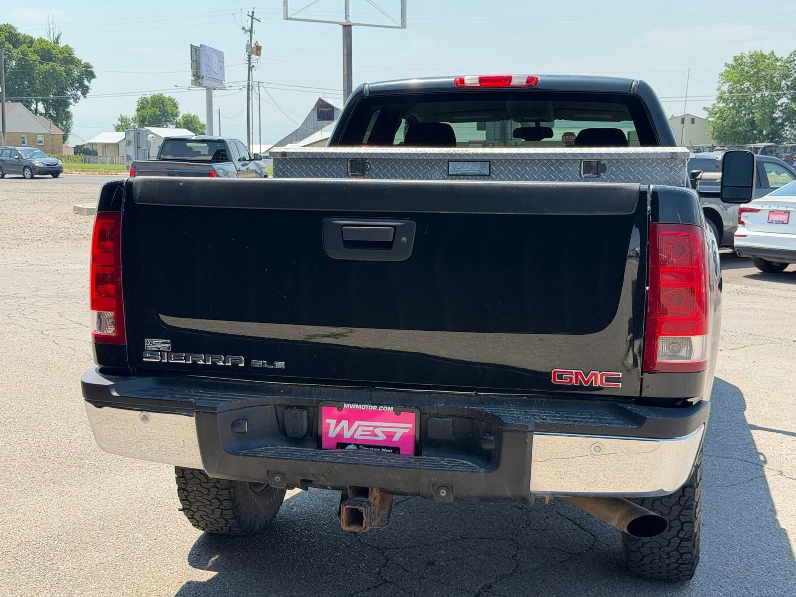 Used 2009 Black GMC SLE image 5